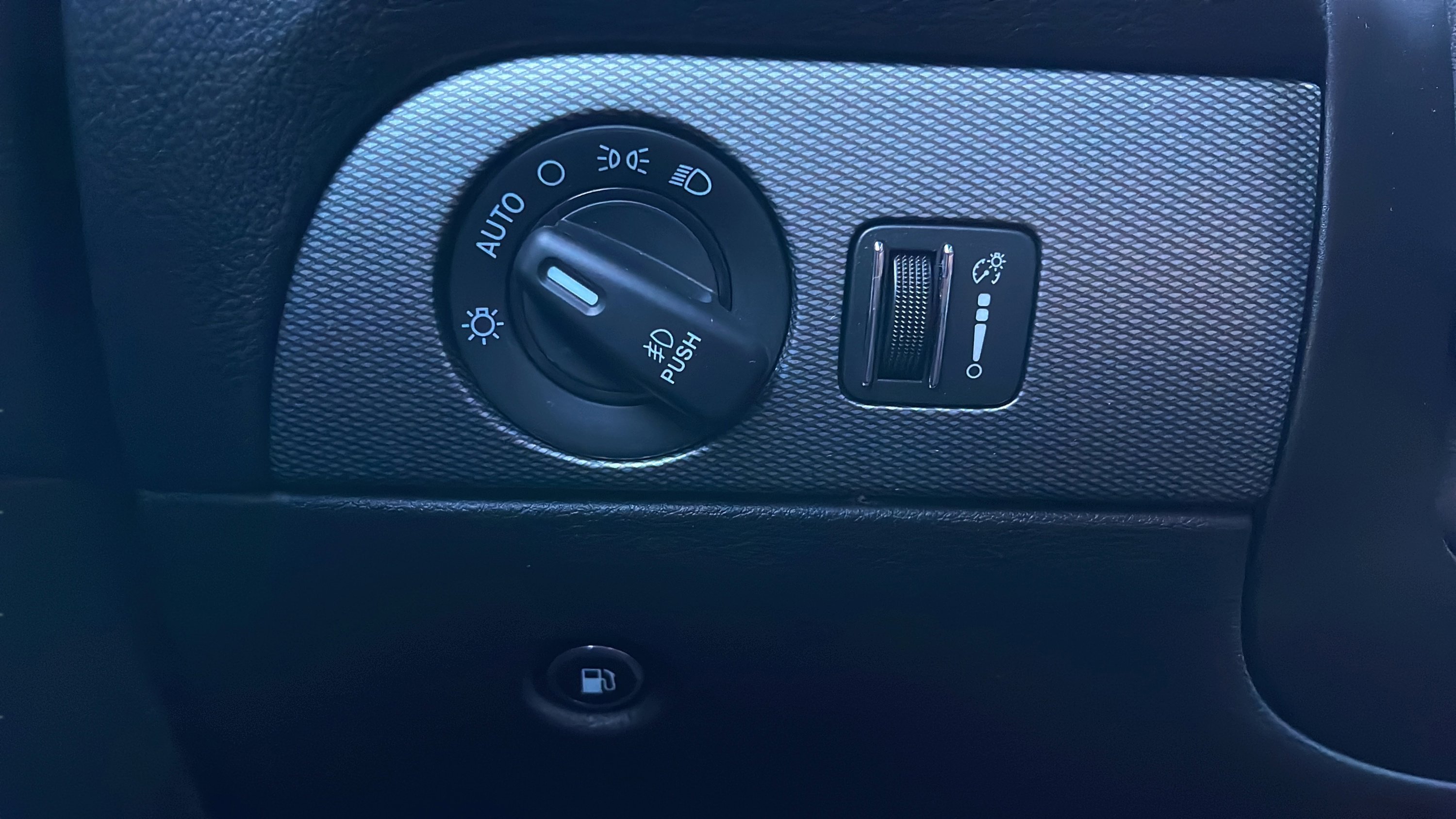 Used 2019 Dodge Durango R/T w/ Technology Group image 20