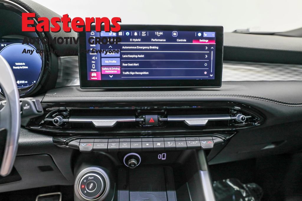 Used 2024 Alfa Romeo Tonale Veloce AWD/4WD image 12