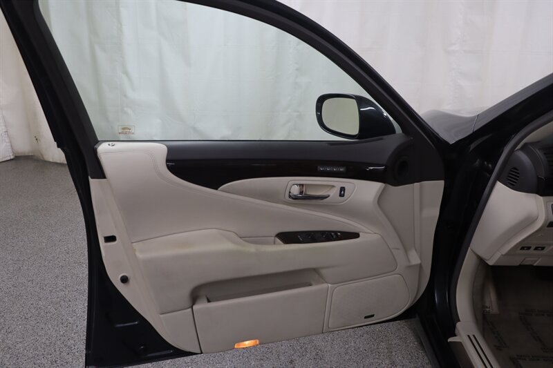 Used 2008 Lexus LS 460 RWD image 18