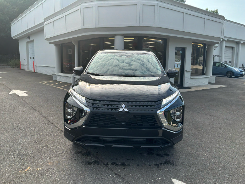 New 2025 Mitsubishi Eclipse Cross LE AWD/4WD image 4