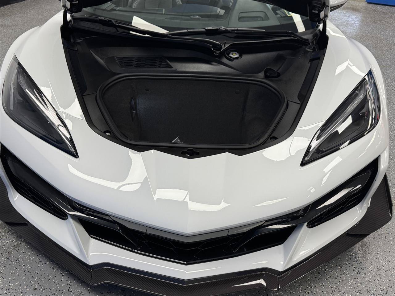 Used 2024 Chevrolet Corvette Z06 w/ Z07 Performance Package RWD image 25