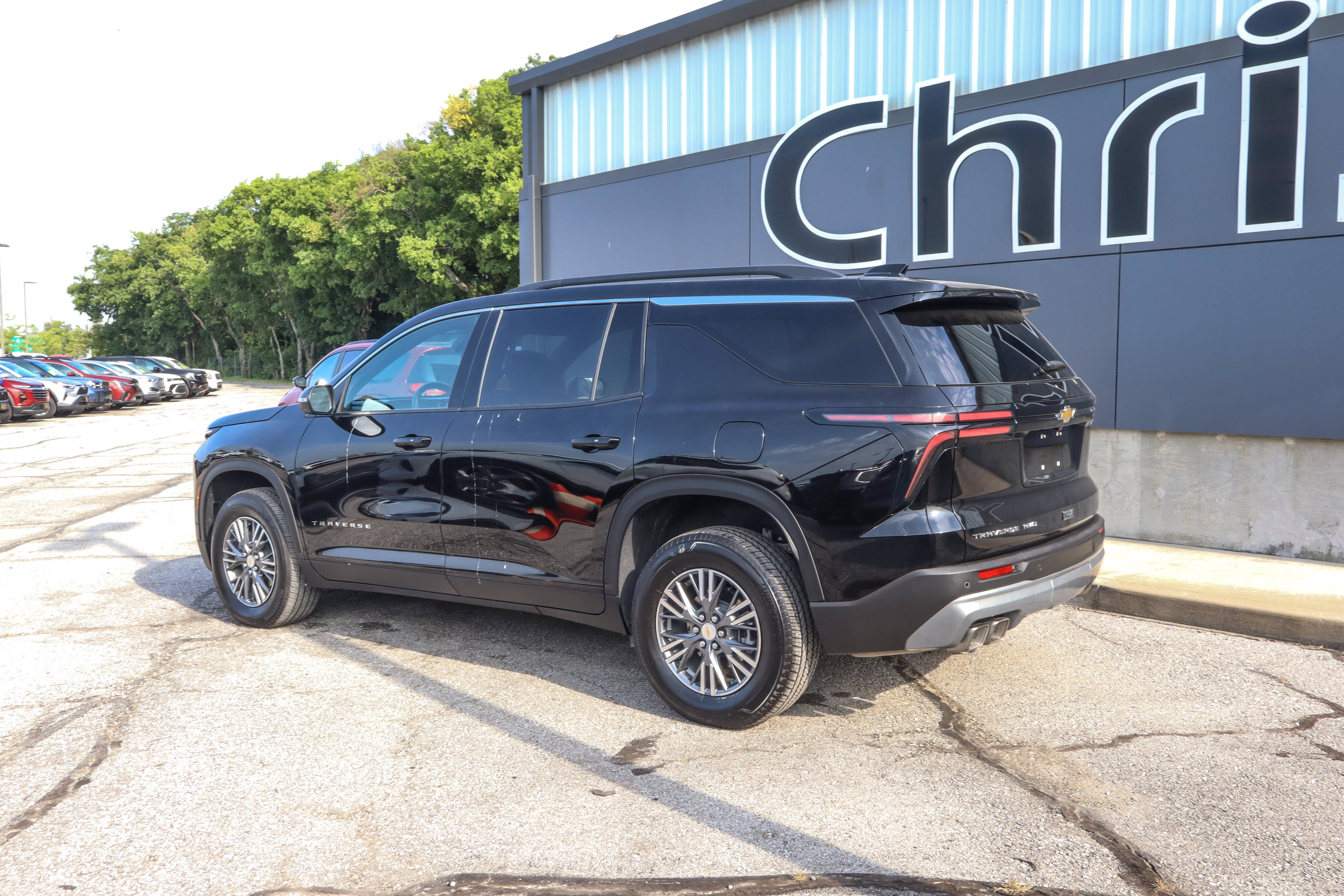 Used 2026 Chevrolet Traverse LT AWD/4WD image 6
