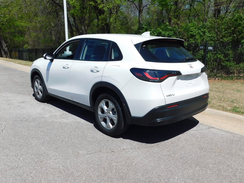 Certified 2025 Honda HR-V LX image 3