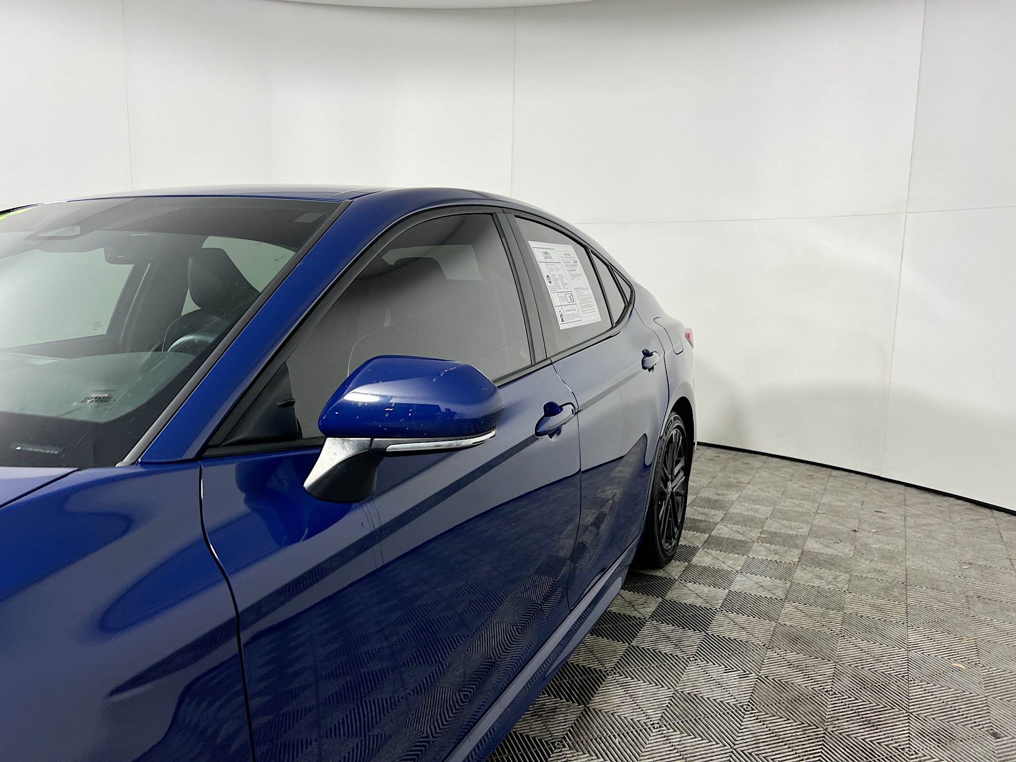 Used 2025 Toyota Camry SE w/ Convenience Package FWD image 13