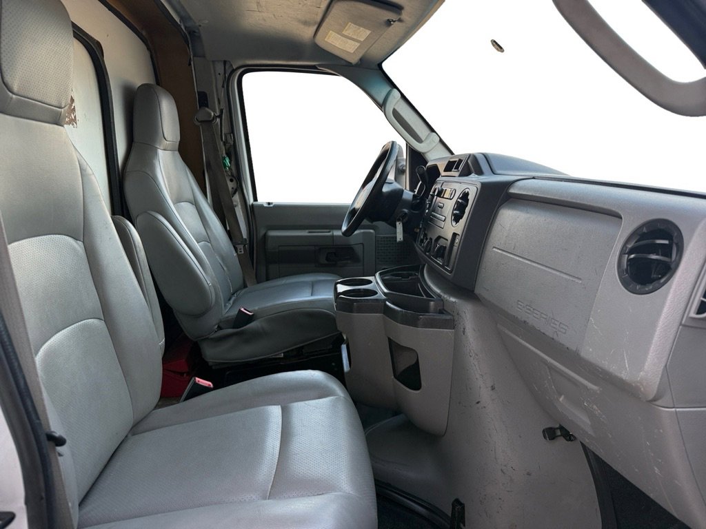 Used 2016 Ford E-350 and Econoline 350 Super Duty image 14