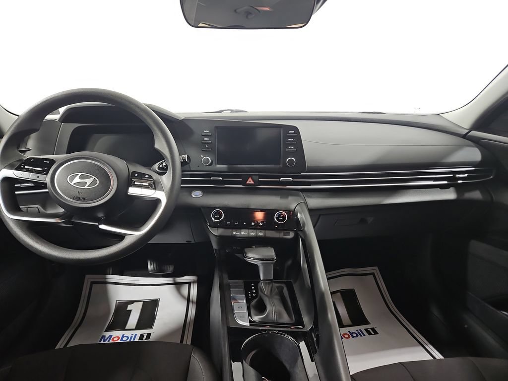 Certified 2025 Hyundai Elantra Hybrid FWD image 14