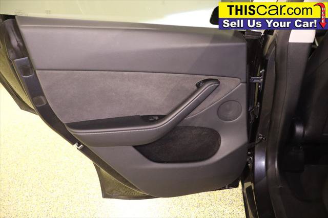 Used 2024 Tesla Model Y Long Range AWD/4WD image 32