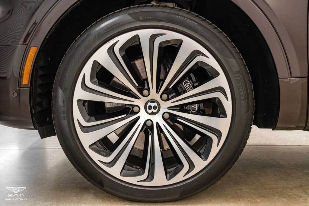 Used 2021 Bentley Bentayga AWD/4WD image 7