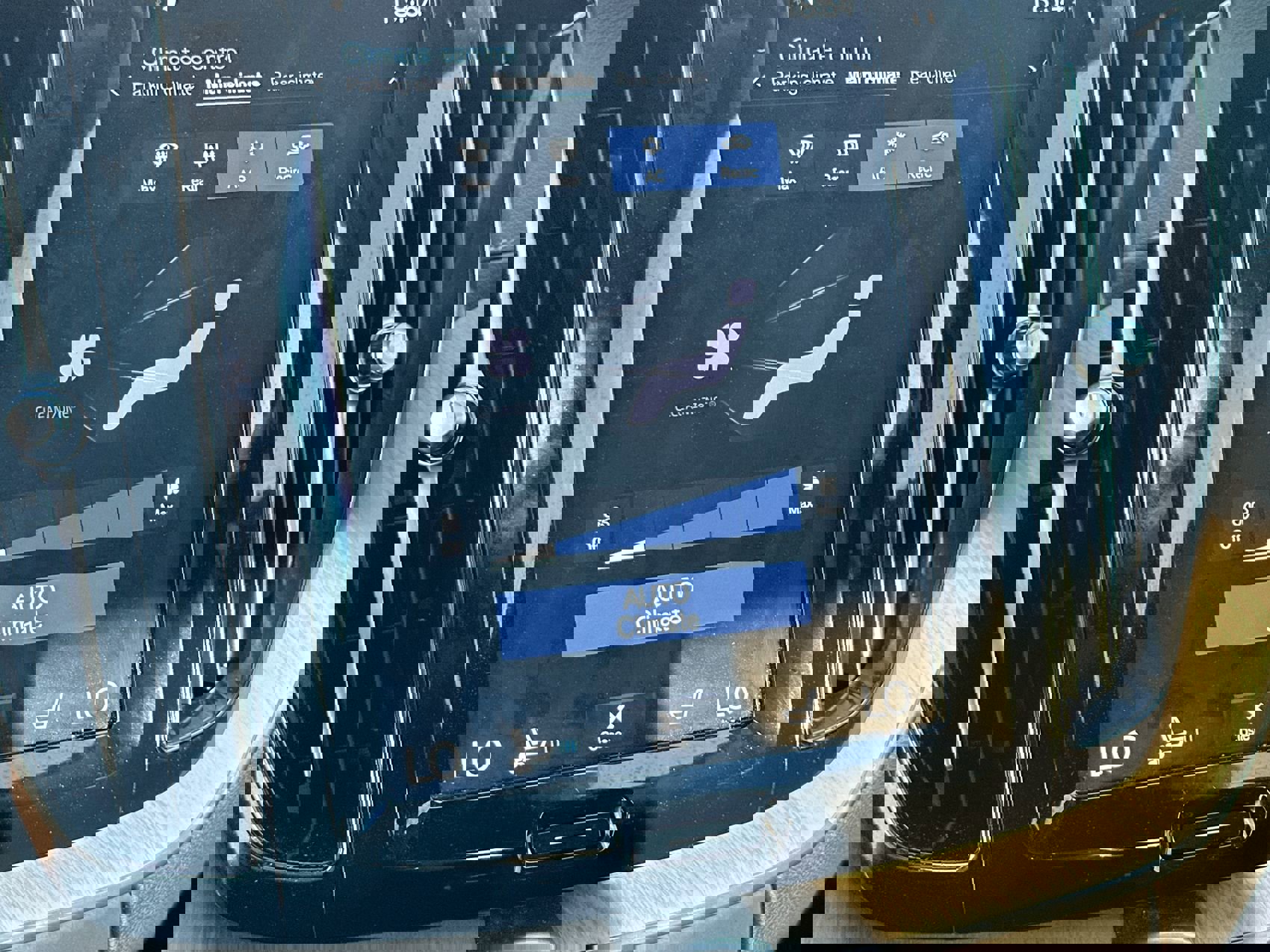 Used 2020 Volvo XC60 T6 Inscription w/ Protection Package Premier image 10