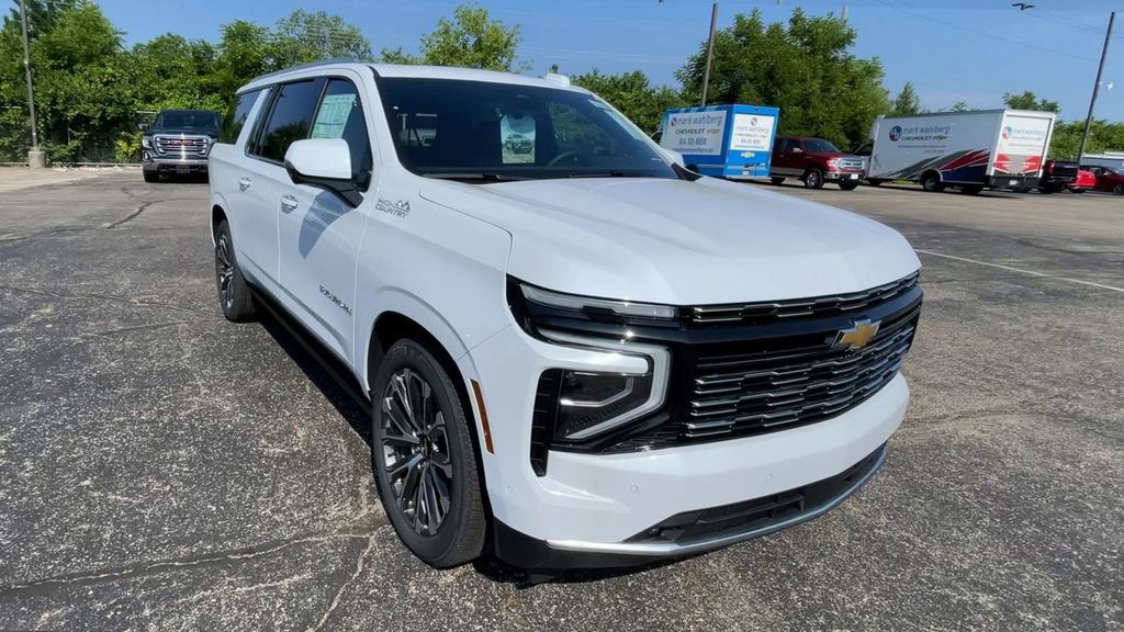 New 2026 Chevrolet Suburban High Country AWD/4WD image 4