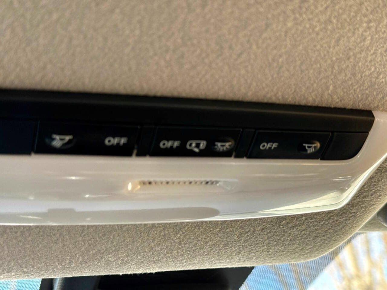 Used 2023 Nissan Versa SR w/ Trunk Package image 20