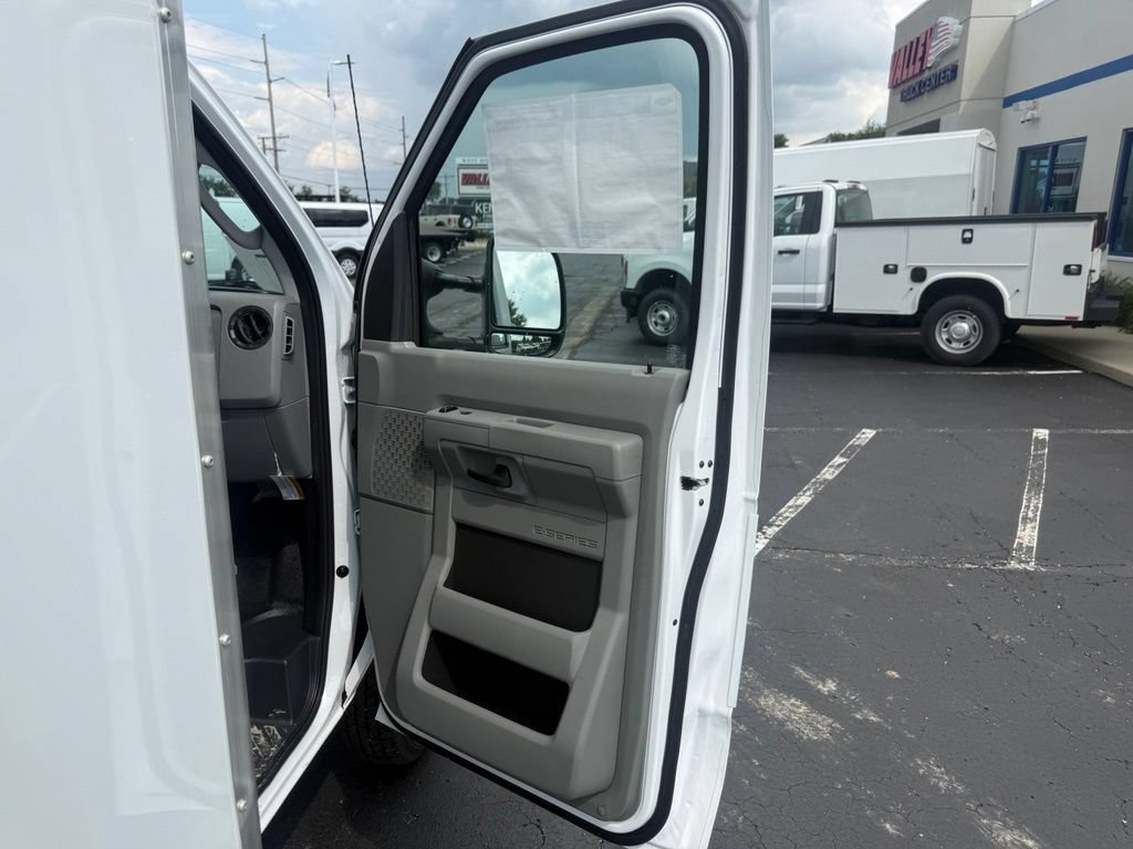 New 2027 Ford E-450 and Econoline 450 Super Duty w/ Power Equipment Group RWD image 49