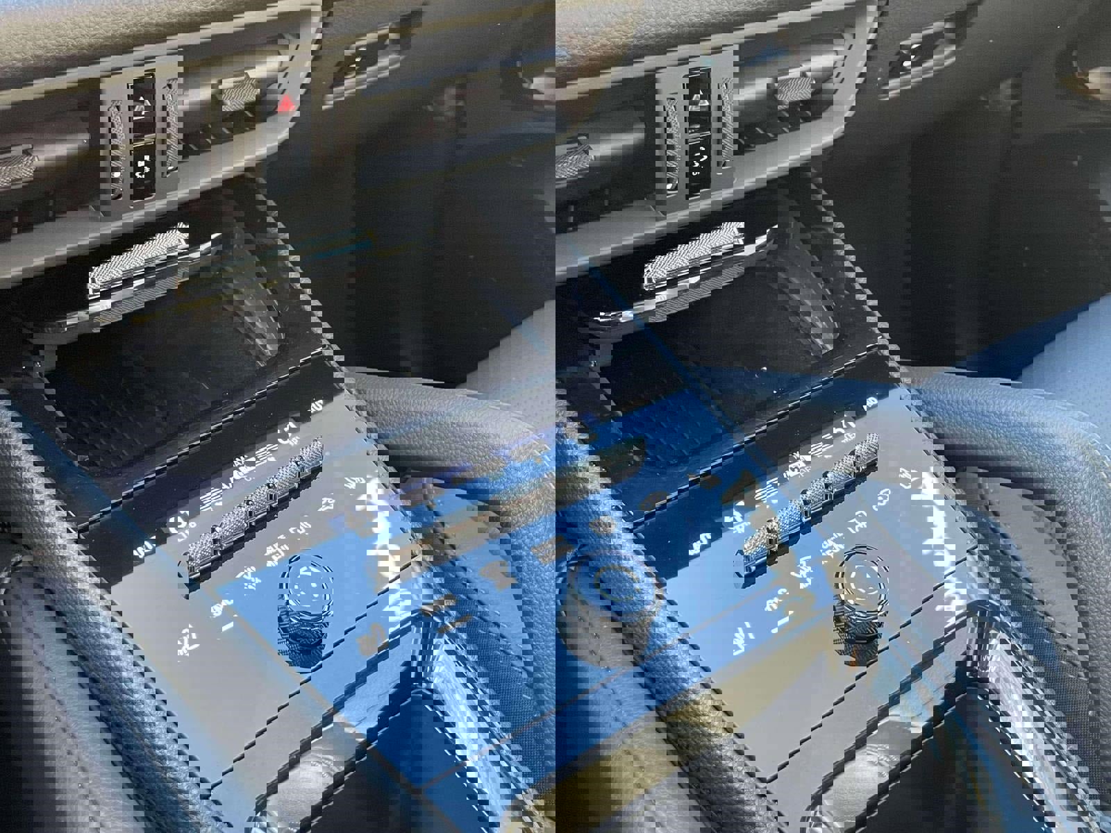 Used 2024 Porsche Cayenne image 29