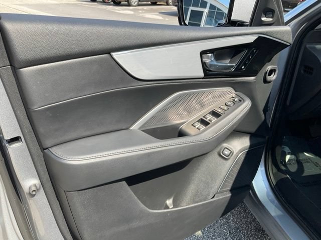 Used 2023 Acura MDX SH-AWD image 7