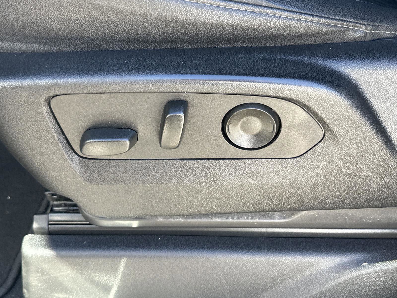 Used 2022 GMC Sierra 1500 SLT w/ SLT Premium Plus Package image 19