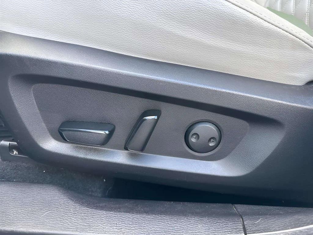 Used 2023 Mitsubishi Outlander SEL image 16