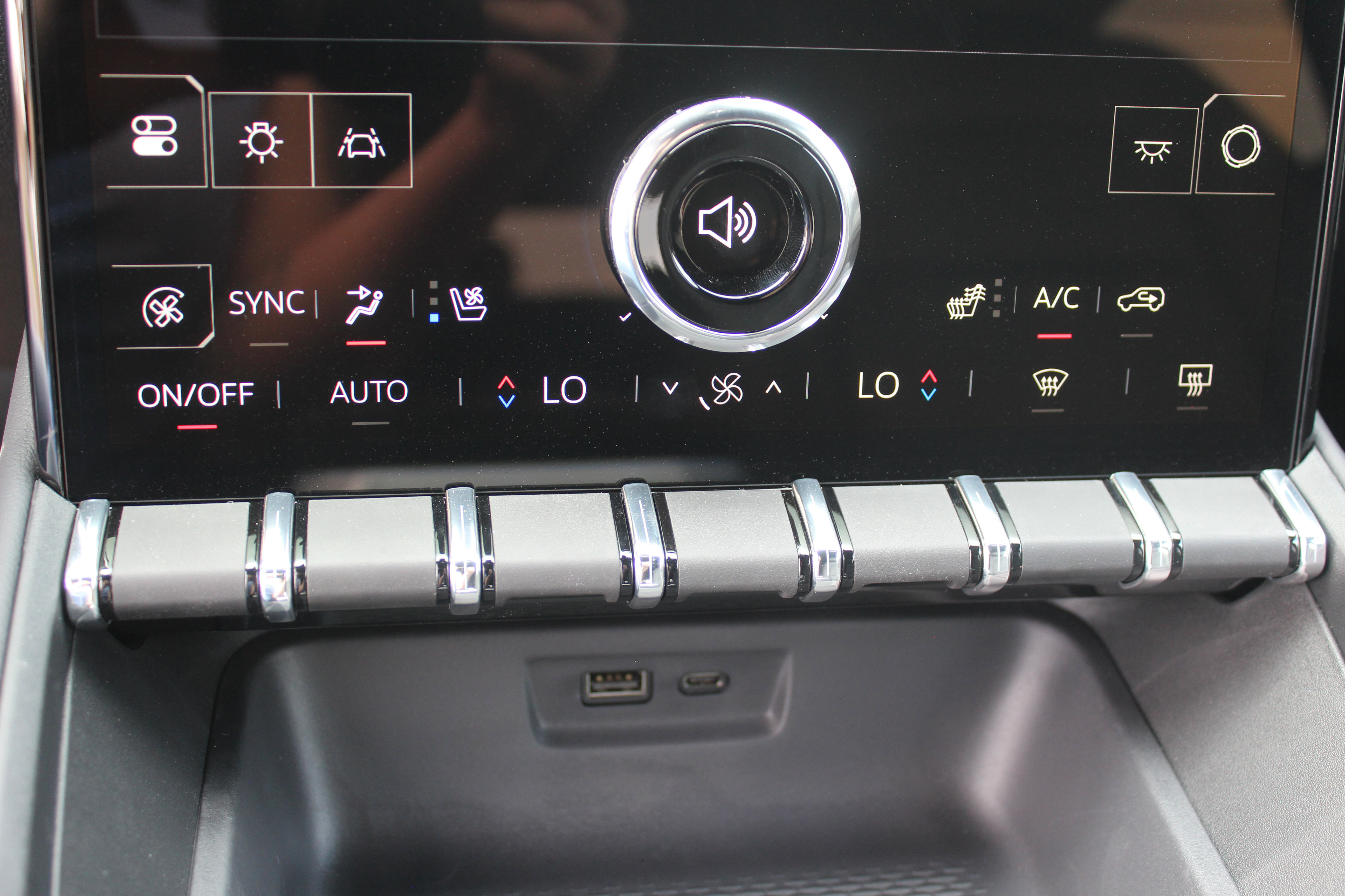 New 2025 GMC Terrain Elevation w/ Elevation Premium Package image 31