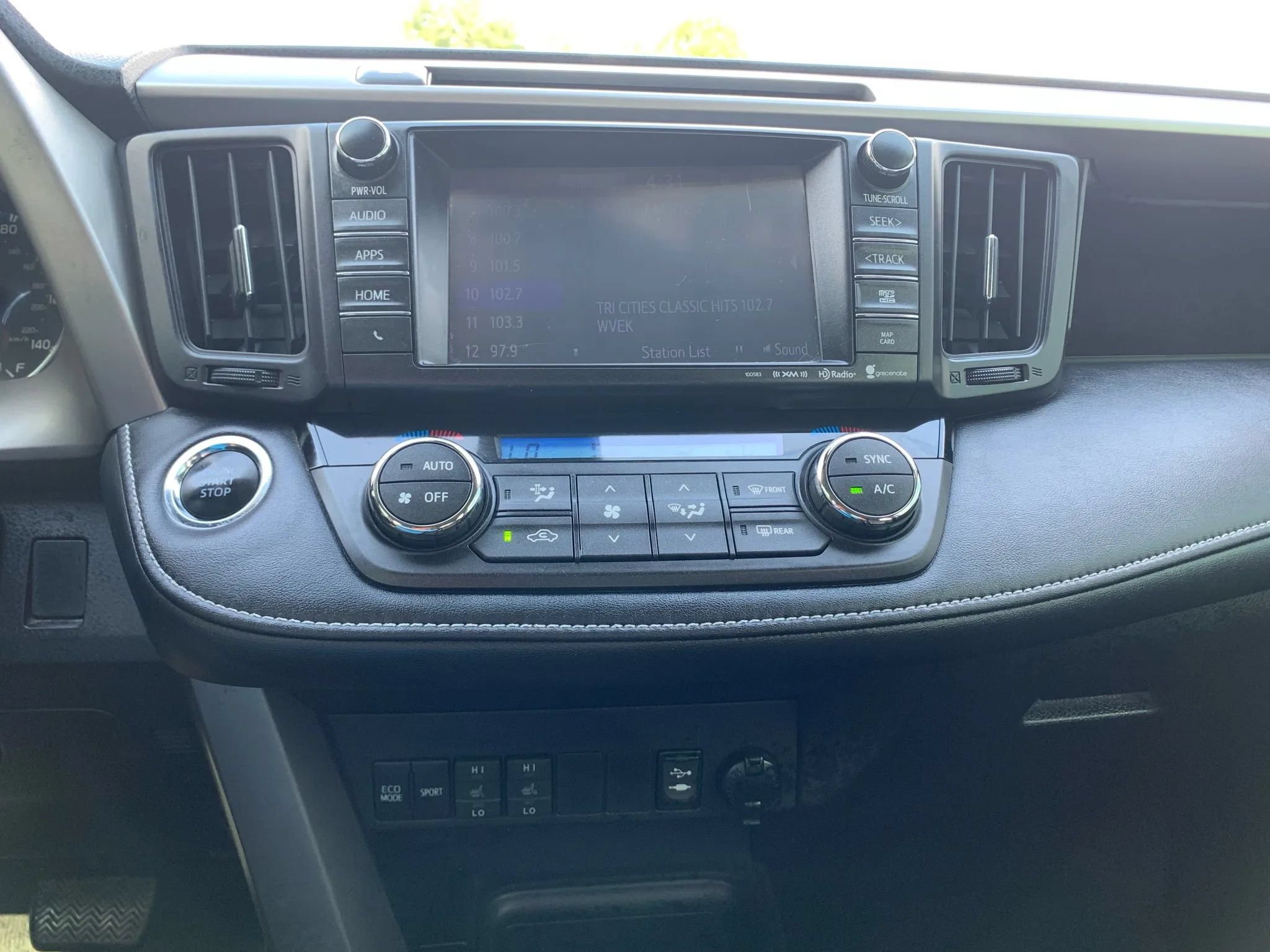 Used 2016 Toyota RAV4 Limited FWD image 15