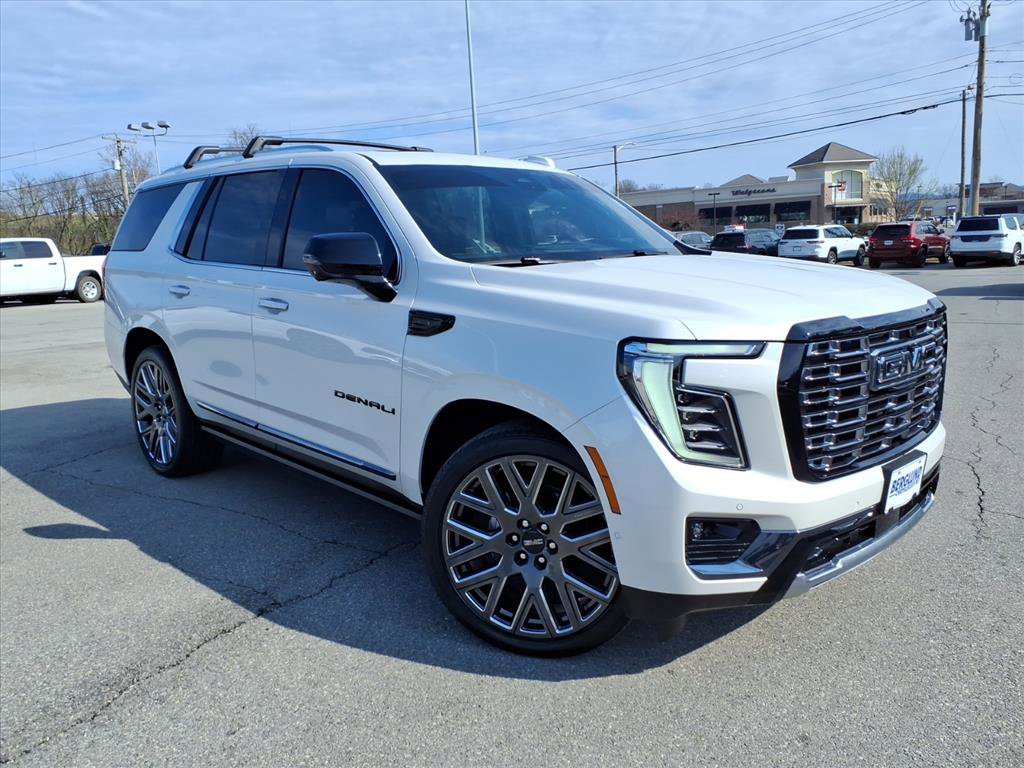 Used 2025 GMC Yukon Denali Ultimate w/ LPO, Floor Liner Package image 2