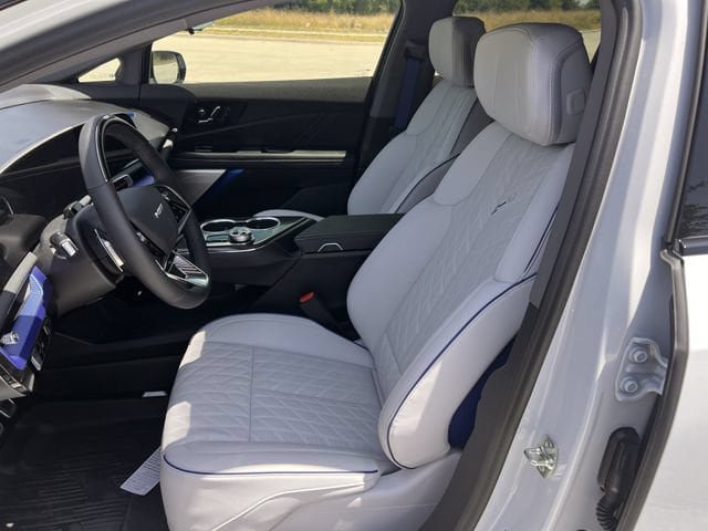 New 2026 Cadillac Optiq V w/ Carbon Fiber Package AWD/4WD image 21