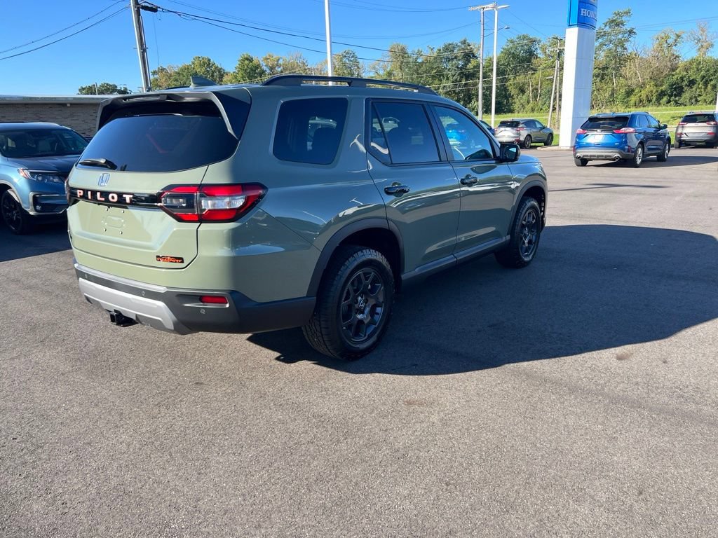 New 2026 Honda Pilot TrailSport image 3