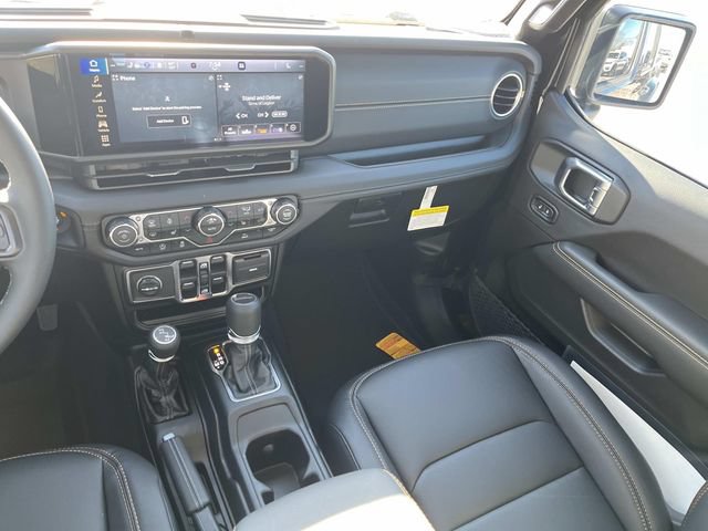 New 2026 Jeep Gladiator Mojave AWD/4WD image 14