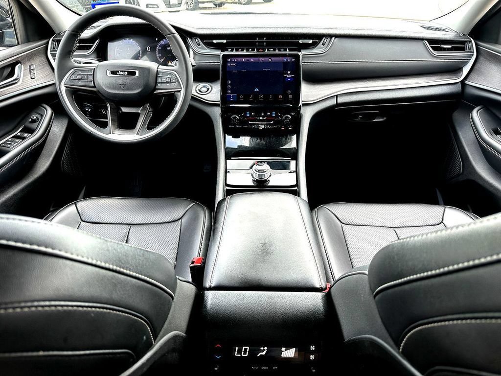 Used 2023 Jeep Grand Cherokee L Limited w/ Luxury Tech Group II RWD image 28