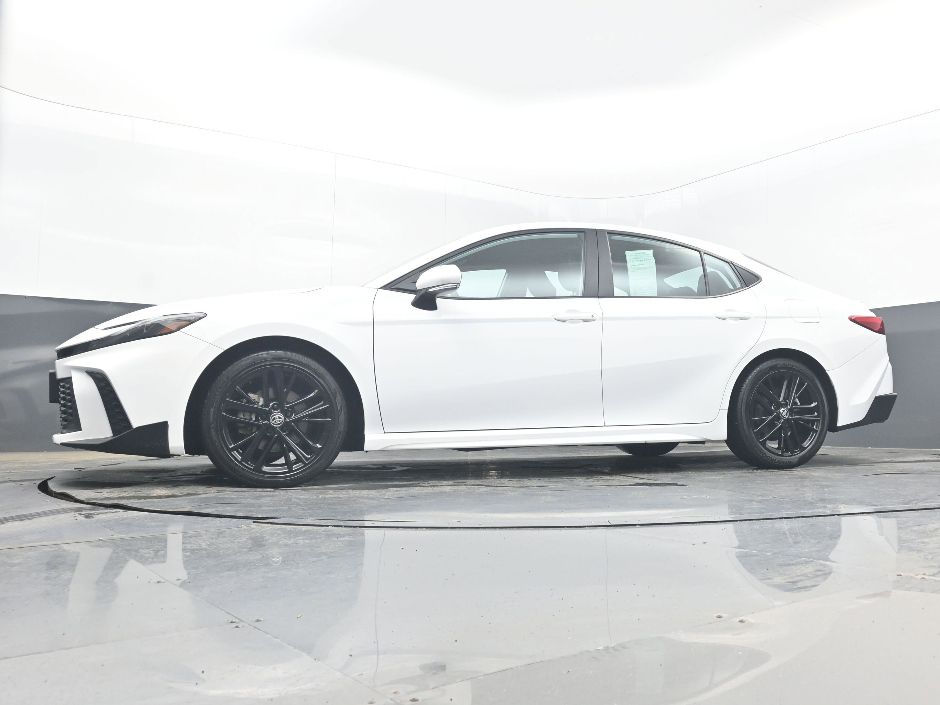 Used 2025 Toyota Camry SE FWD image 25