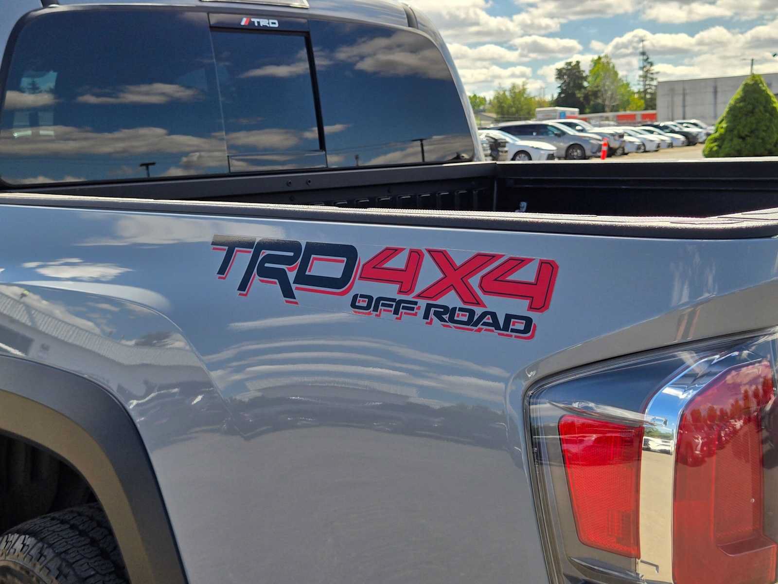 Certified 2020 Toyota Tacoma TRD Off-Road AWD/4WD image 19