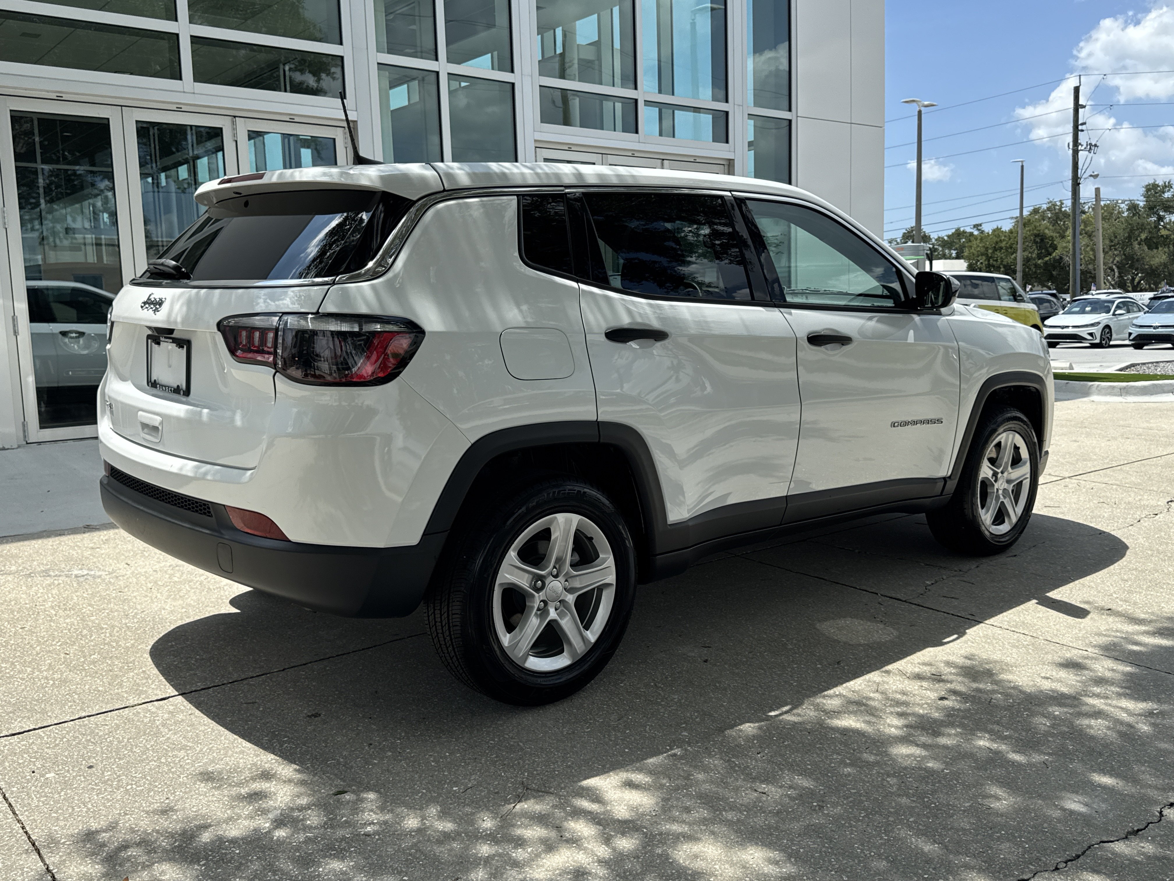 Used 2023 Jeep Compass Sport AWD/4WD image 4