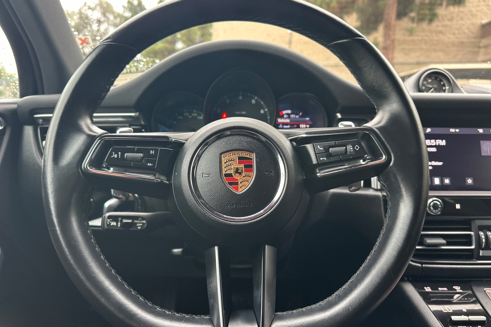 Used 2024 Porsche Macan AWD/4WD image 23