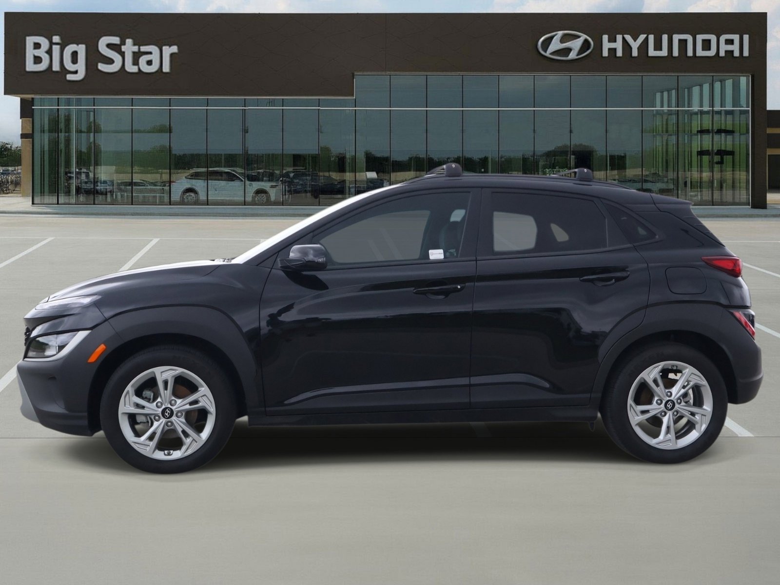 Used 2023 Hyundai Kona SEL FWD image 2