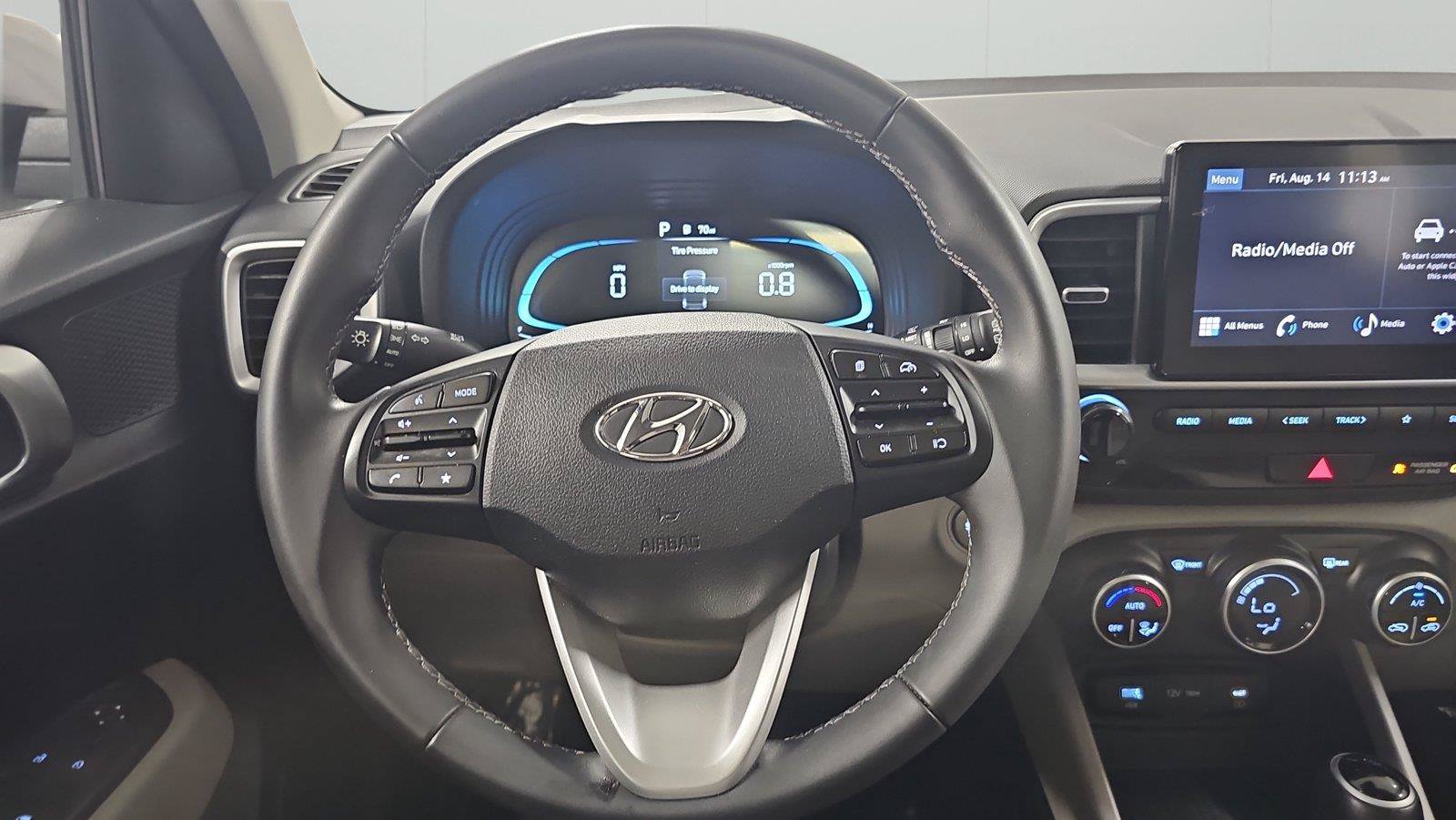 Certified 2025 Hyundai Venue SEL FWD image 22