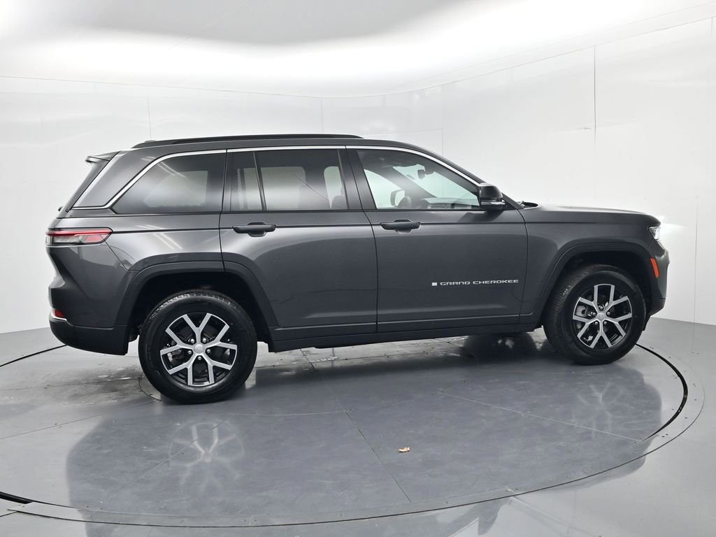 Used 2024 Jeep Grand Cherokee Limited w/ Trailer Tow Package image 8
