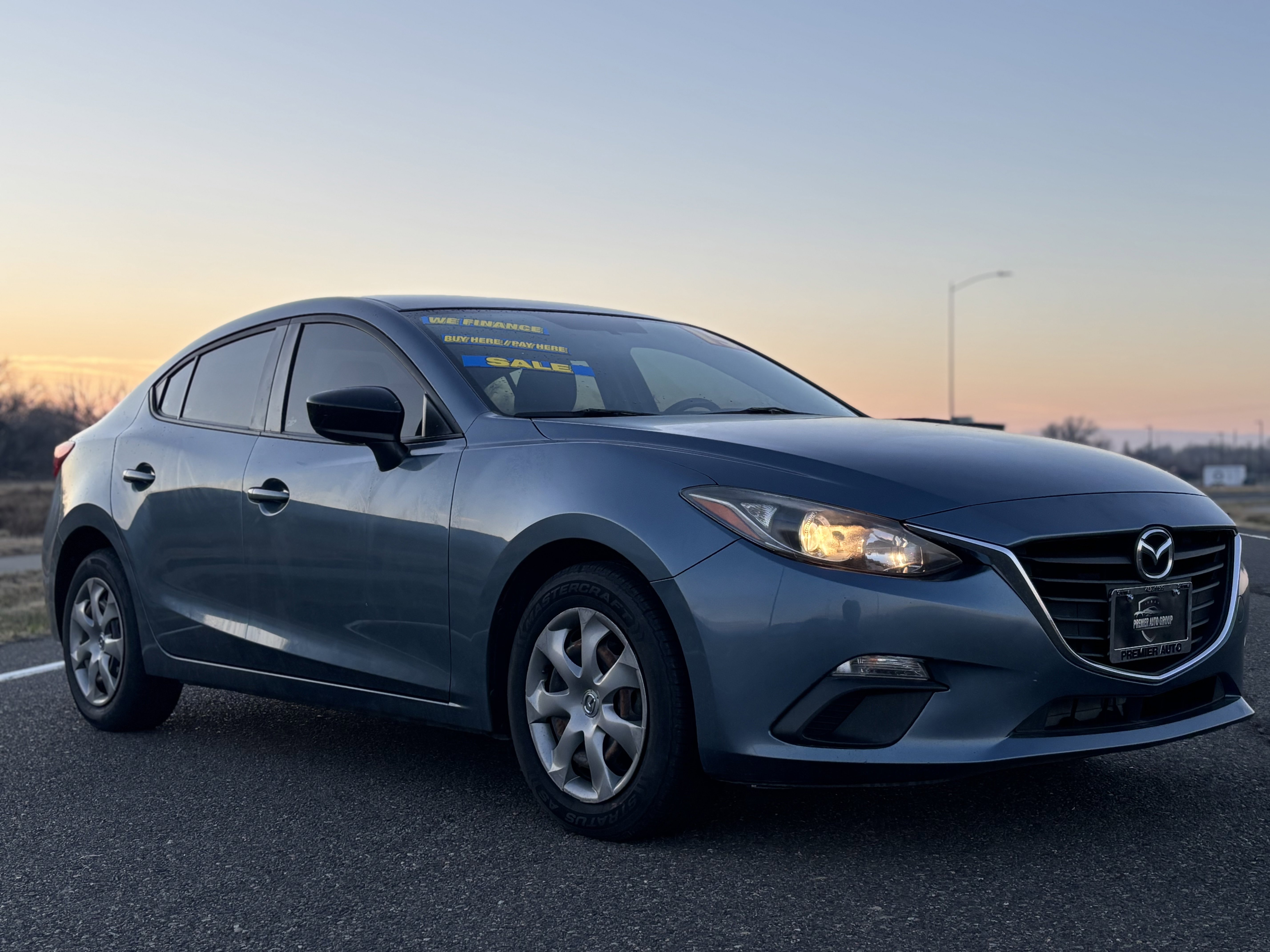 Used 2015 MAZDA MAZDA3 i SV image 4