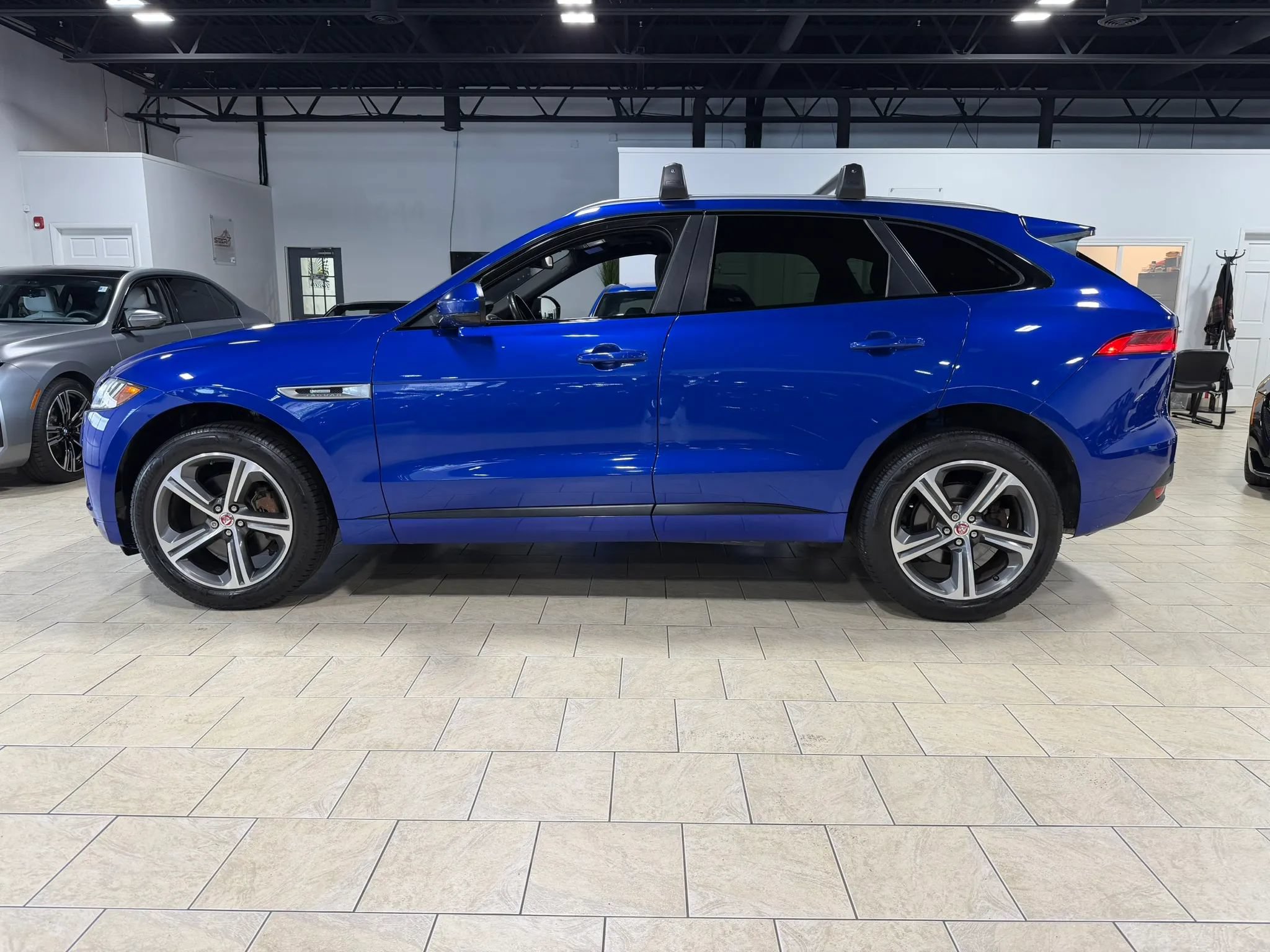 Used 2018 Jaguar F-PACE R-Sport AWD/4WD image 29