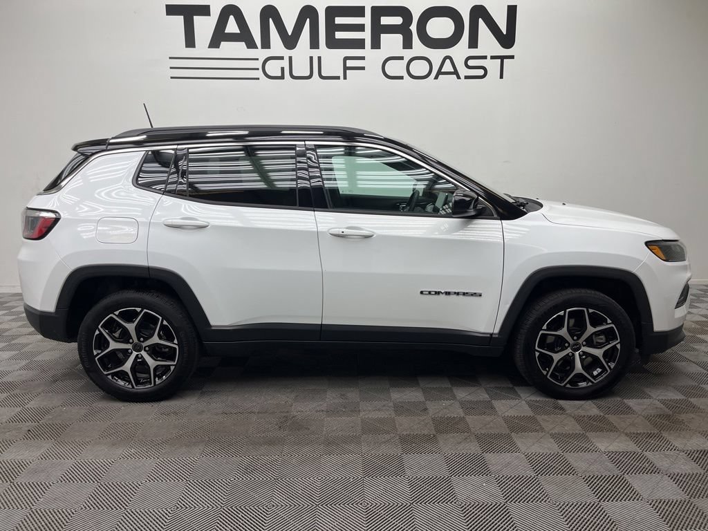 Used 2025 Jeep Compass Limited AWD/4WD image 4