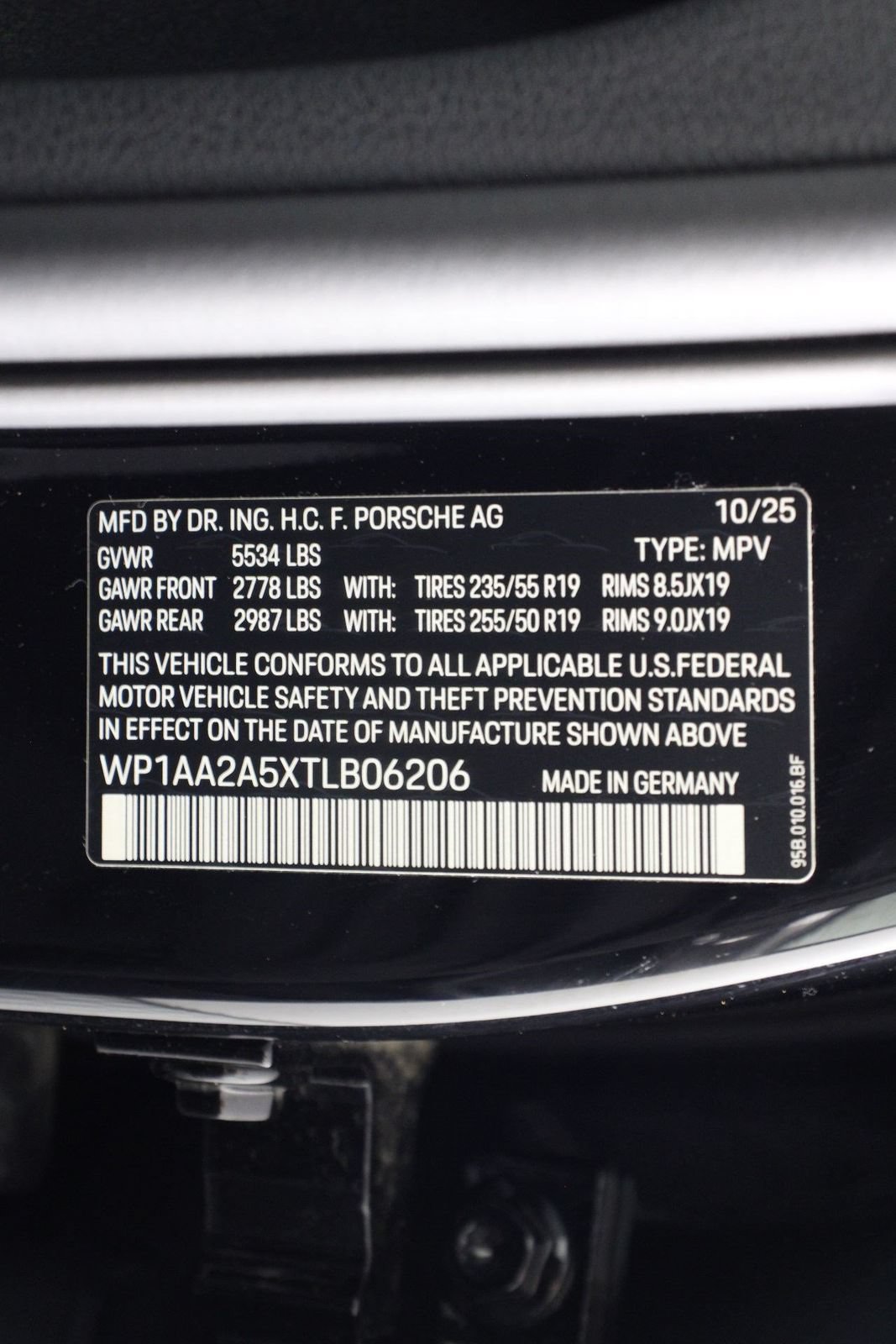 Certified 2026 Porsche Macan AWD/4WD image 19