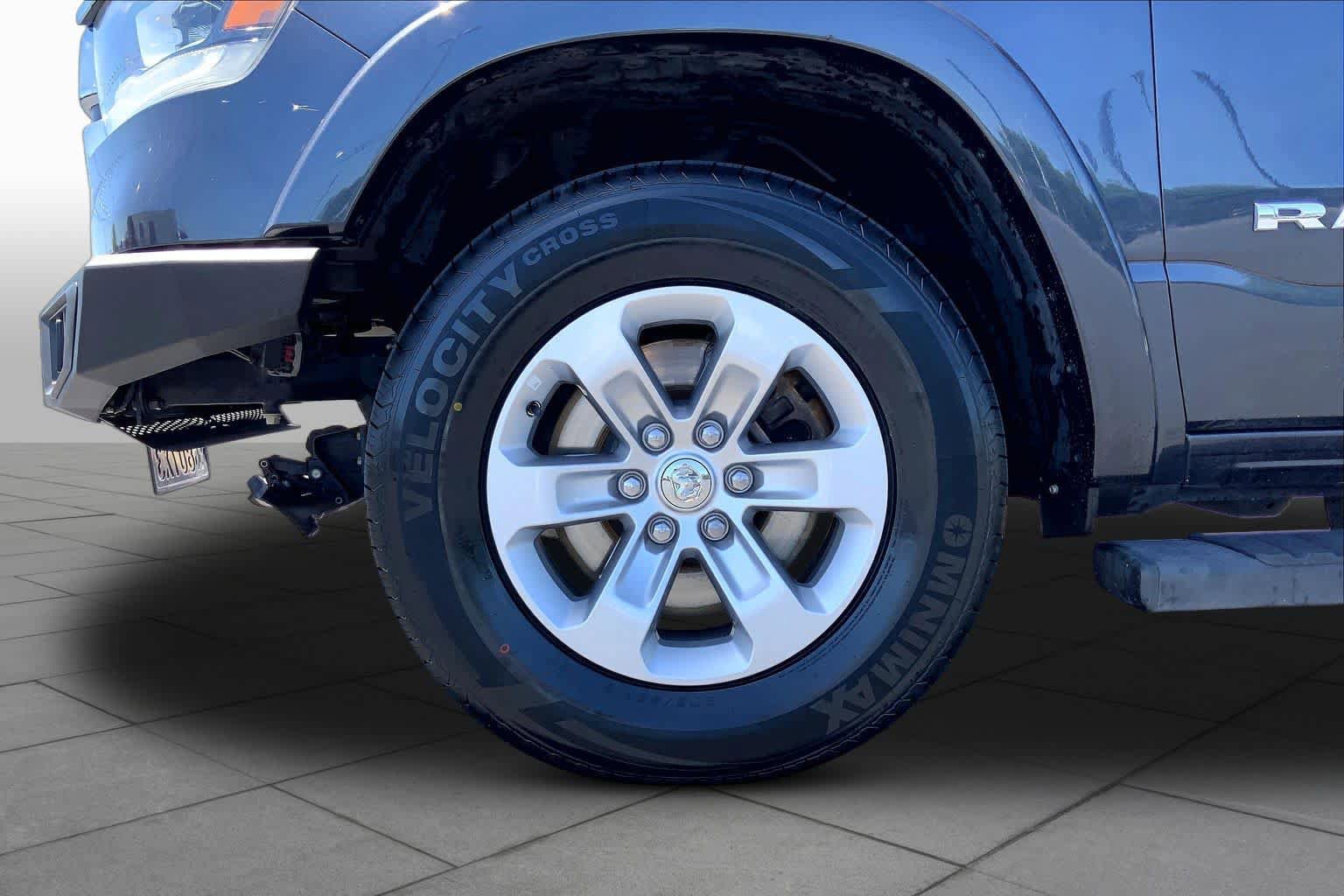 Used 2020 RAM 1500 Laramie AWD/4WD image 10