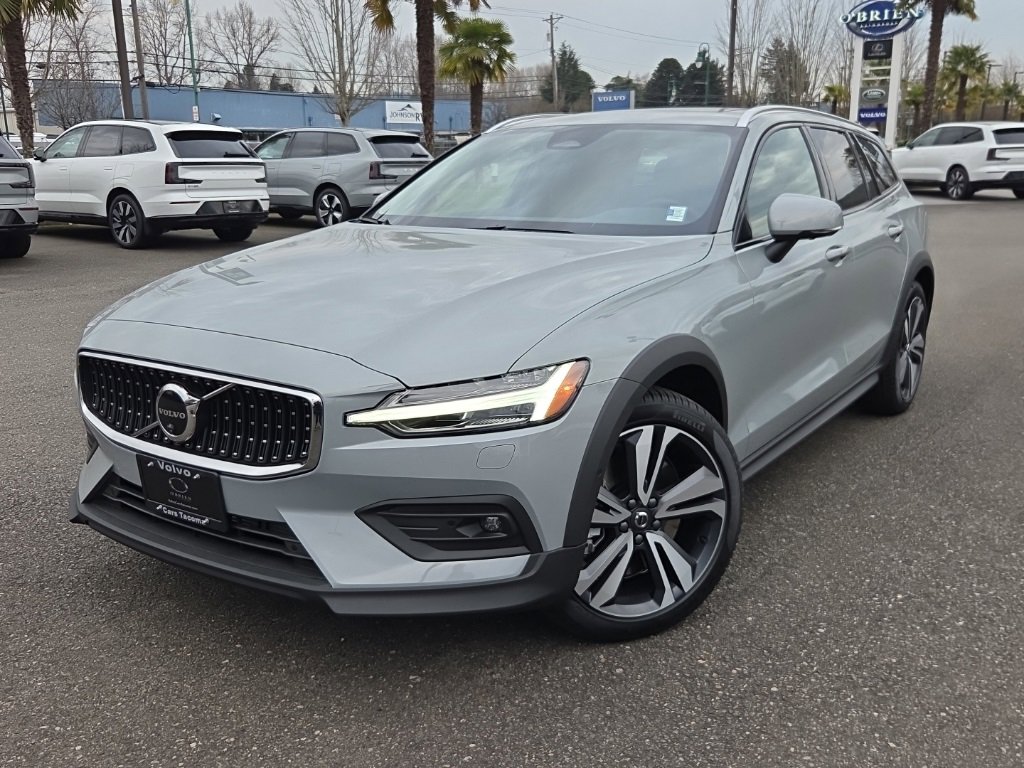 New 2026 Volvo V60 B5 Cross Country Plus w/ Protection Package Premier