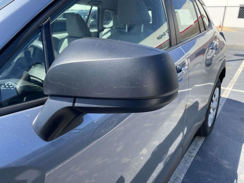 Used 2025 Toyota Corolla Cross L FWD image 31
