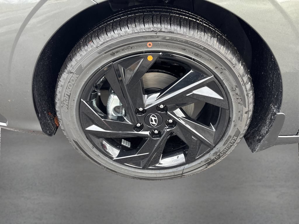 New 2026 Hyundai Elantra SEL FWD image 15