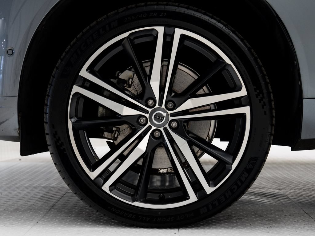 Used 2019 Volvo XC60 T8 R-Design w/ Advanced Package AWD/4WD image 28