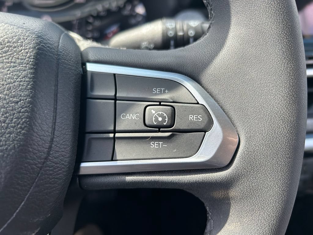 Used 2023 Jeep Compass Latitude AWD/4WD image 17
