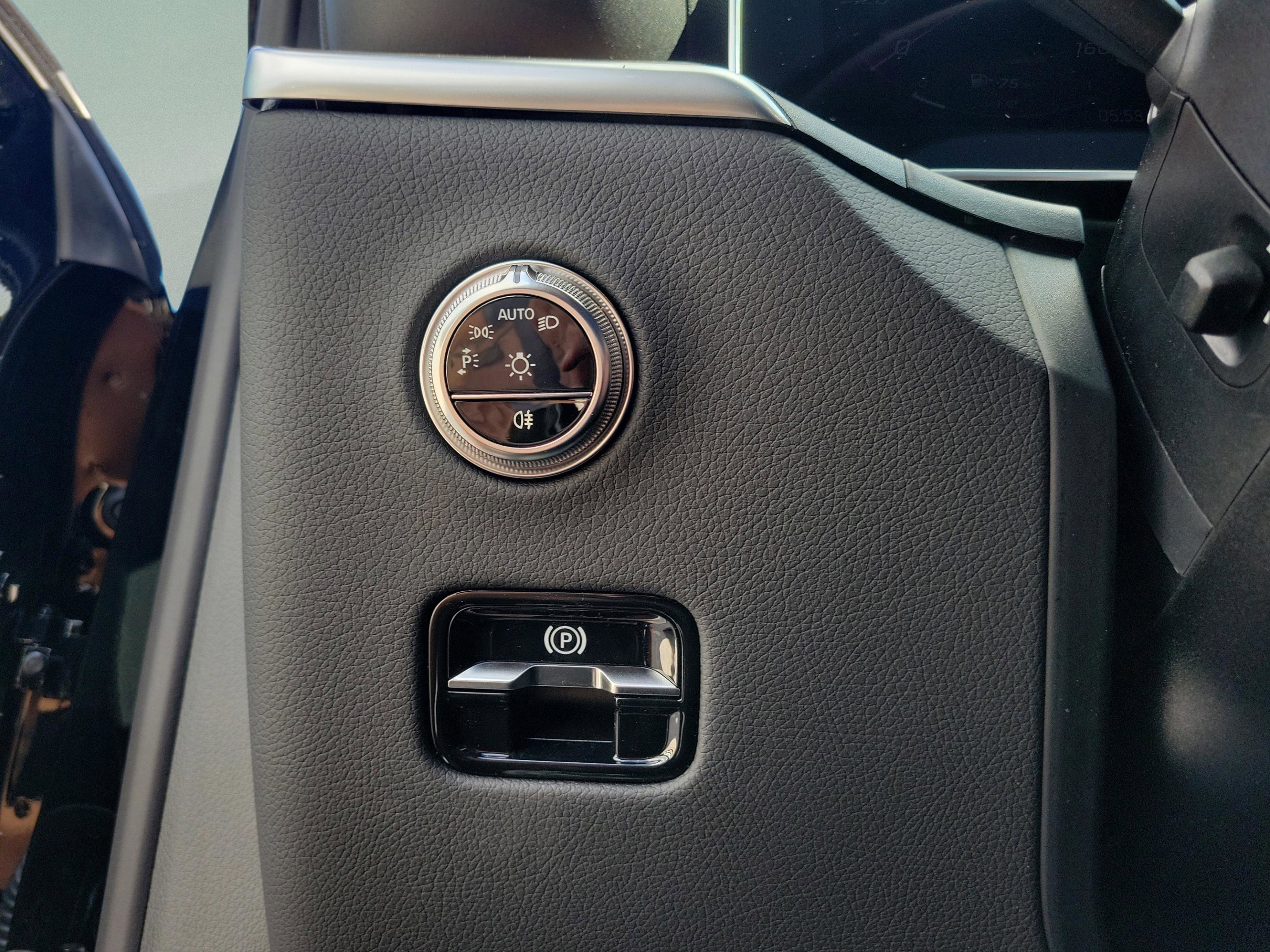 Used 2026 Mercedes-Benz GLC 300 4MATIC image 26