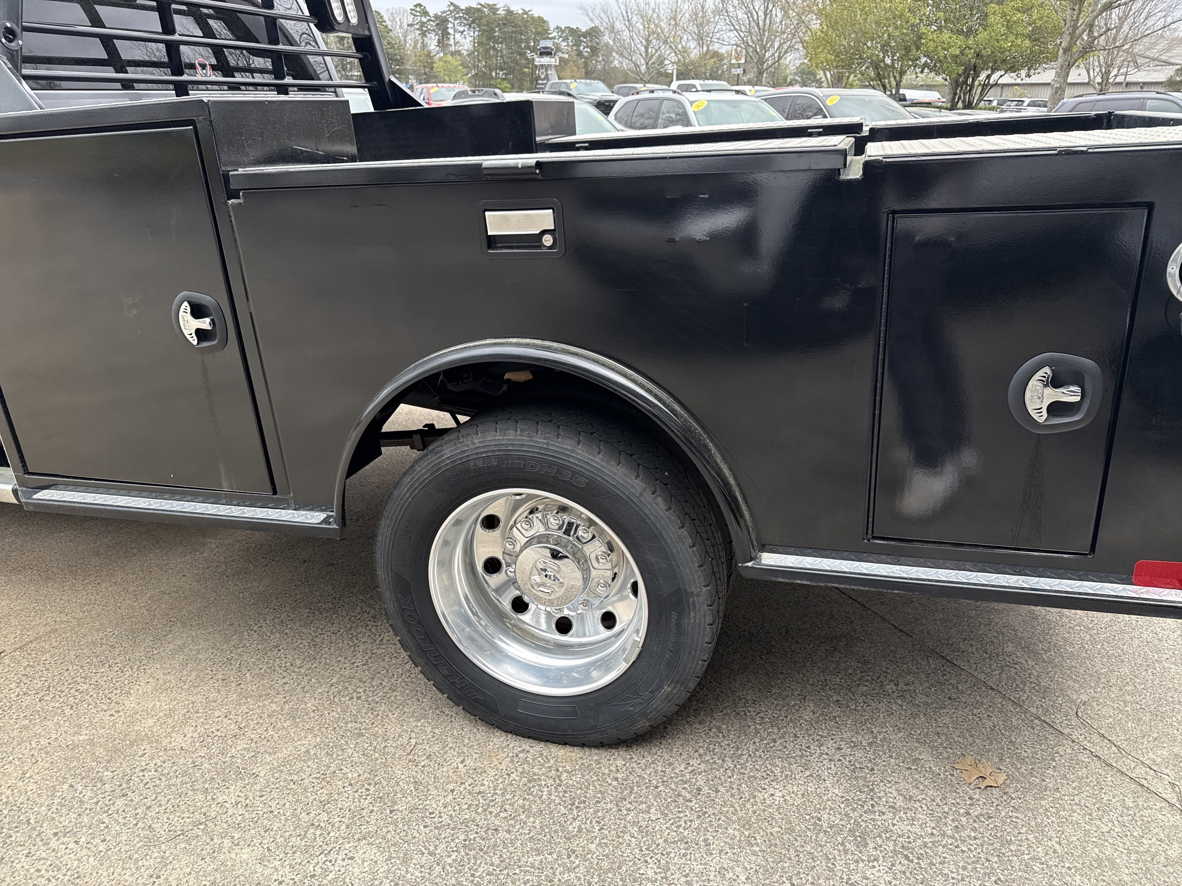 Used 2024 RAM 5500 Tradesman w/ Chrome Appearance Group image 22