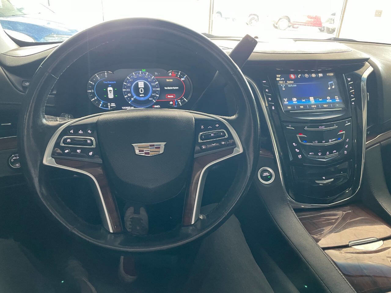 Used 2018 Cadillac Escalade ESV Luxury AWD/4WD image 35