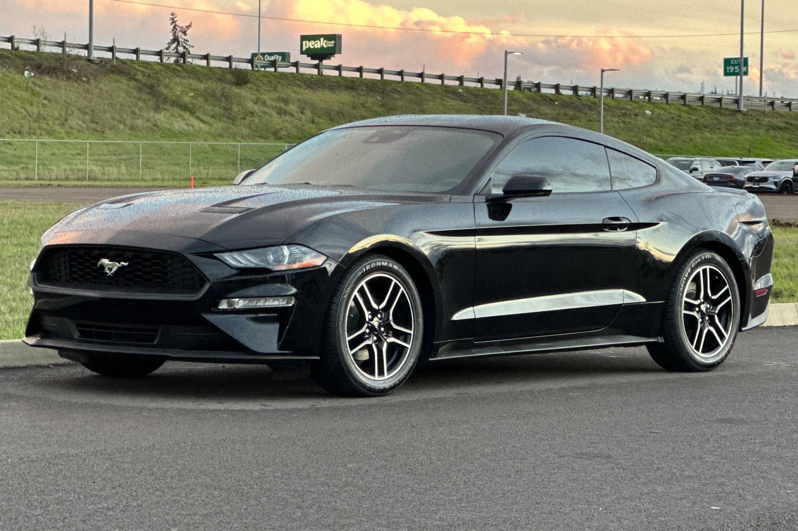 Used 2021 Ford Mustang Premium image 7