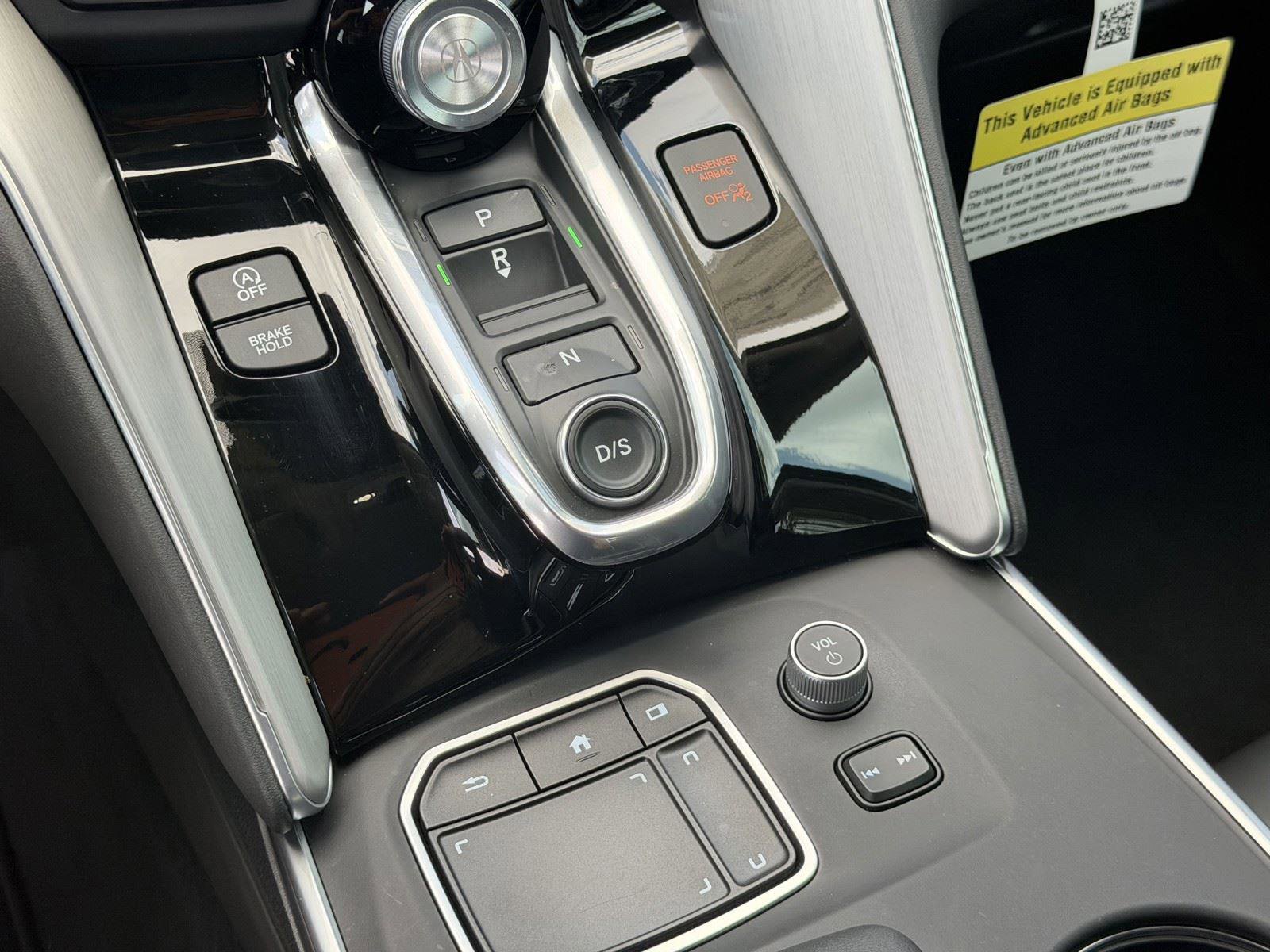 Certified 2025 Acura TLX w/ Technology Package image 9