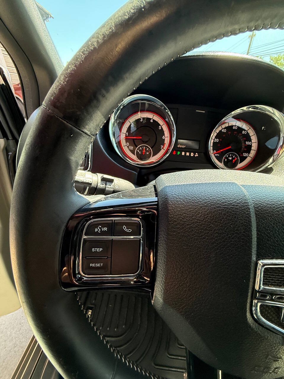 Used 2017 Dodge Grand Caravan SXT FWD image 22